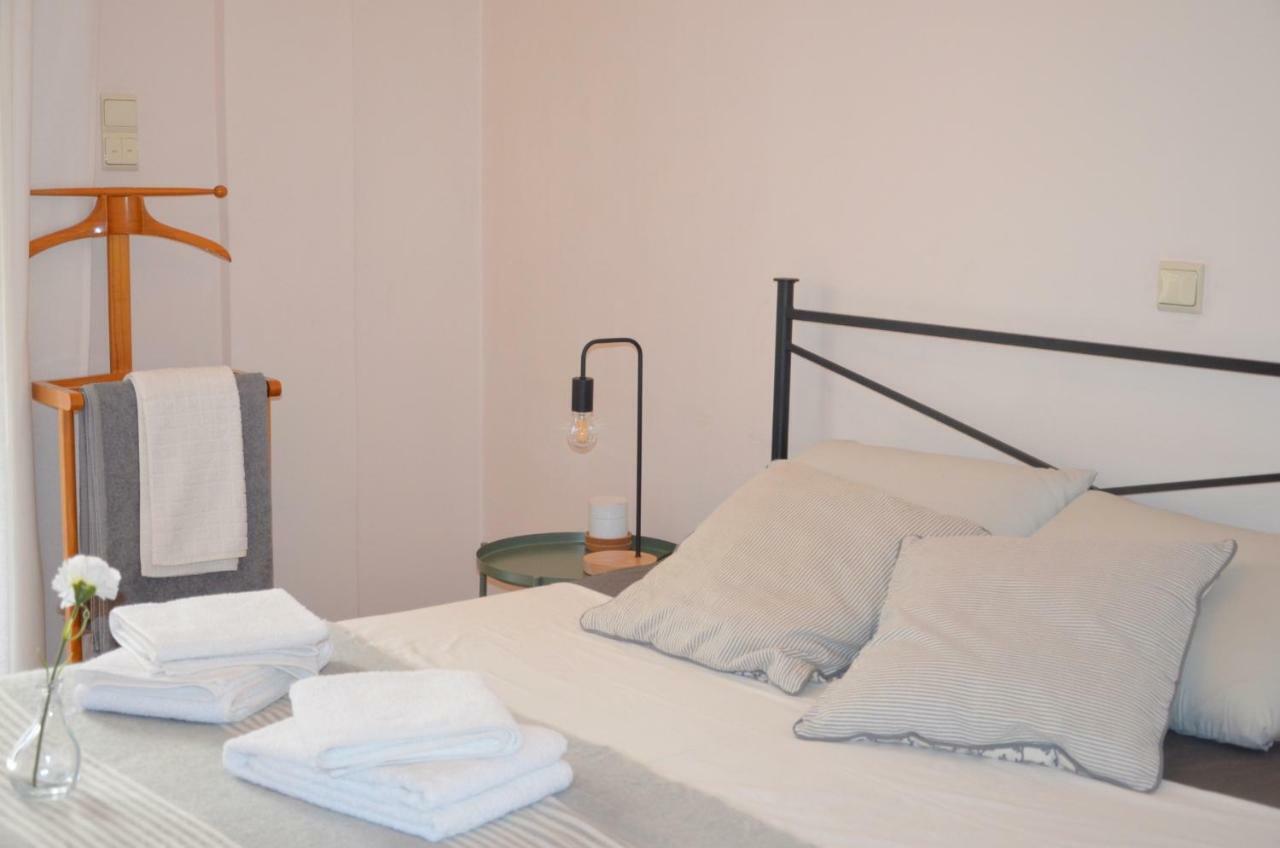 Retro Apartment At Trendy Exarcheia アテネ エクステリア 写真