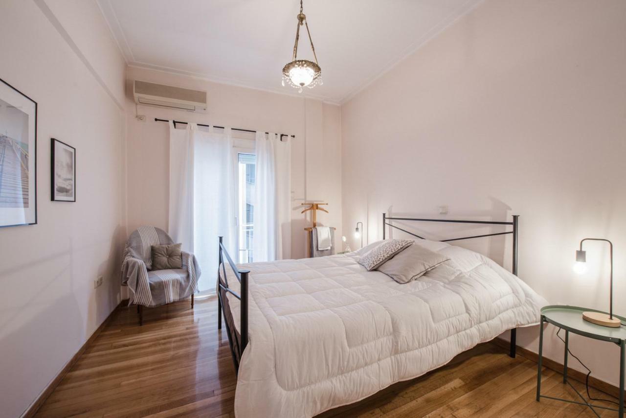 Retro Apartment At Trendy Exarcheia アテネ エクステリア 写真