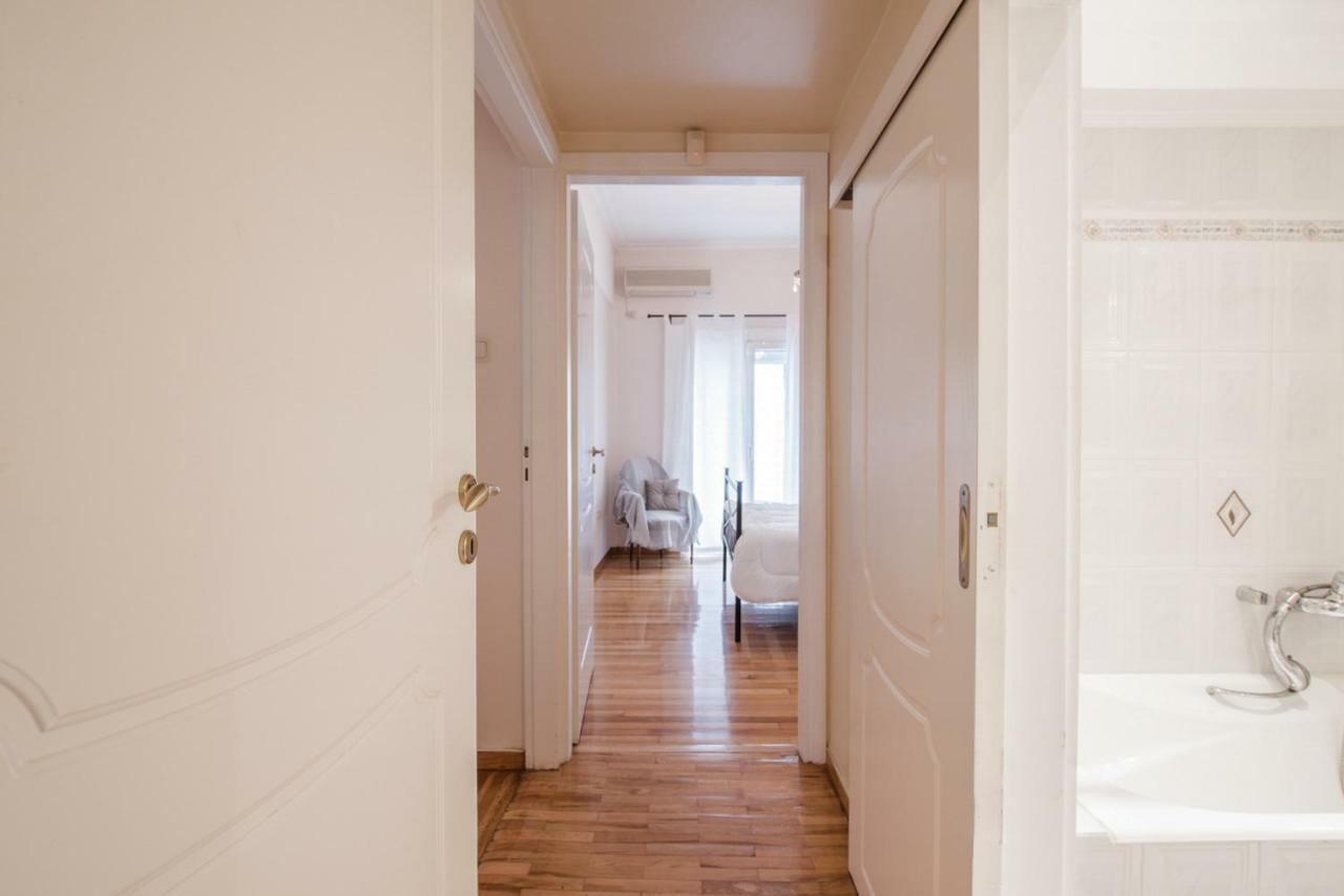 Retro Apartment At Trendy Exarcheia アテネ エクステリア 写真