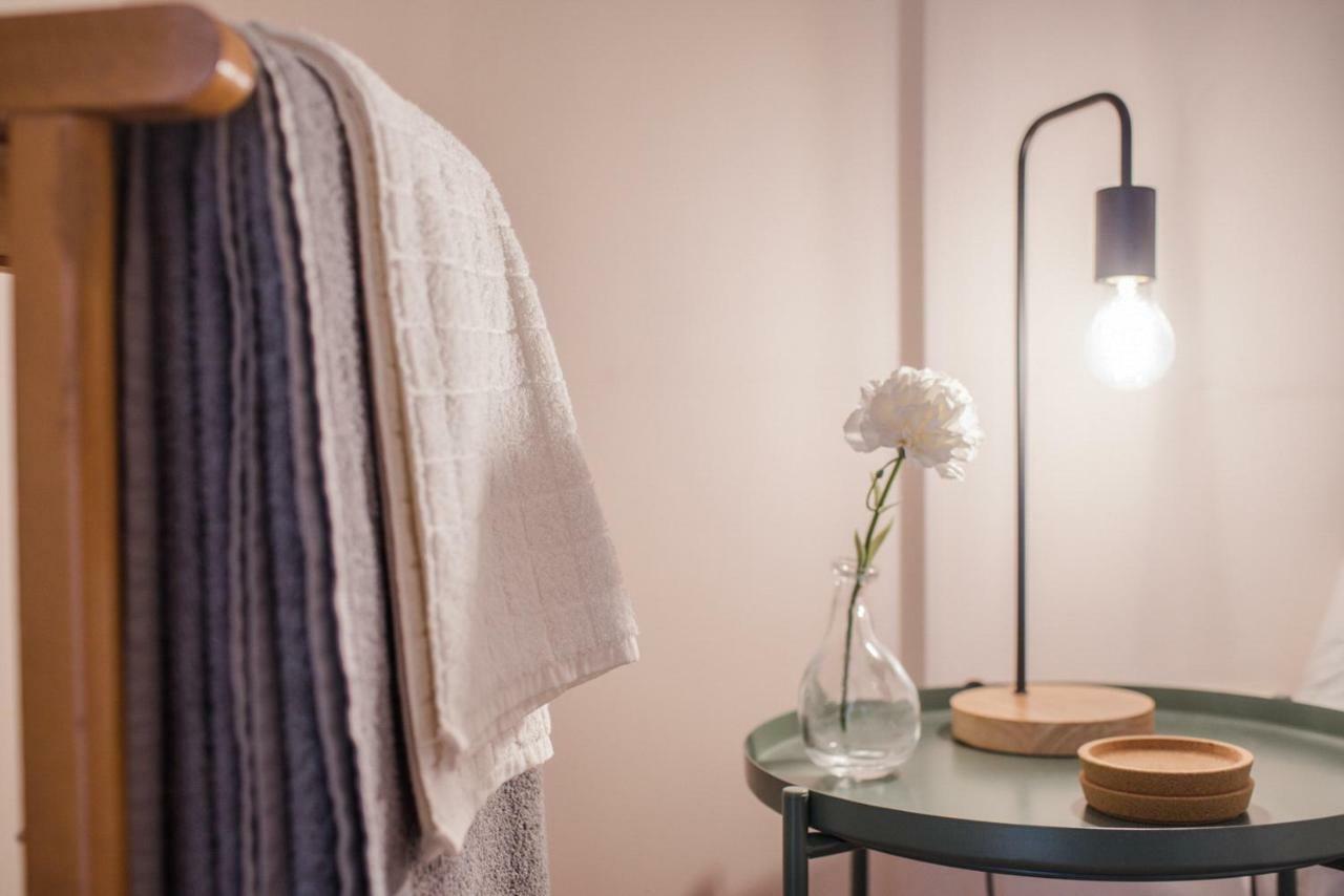 Retro Apartment At Trendy Exarcheia アテネ エクステリア 写真