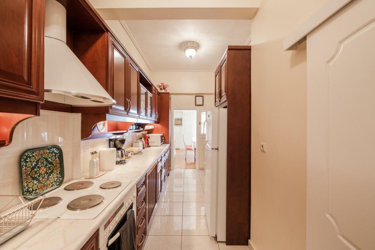 Retro Apartment At Trendy Exarcheia アテネ エクステリア 写真