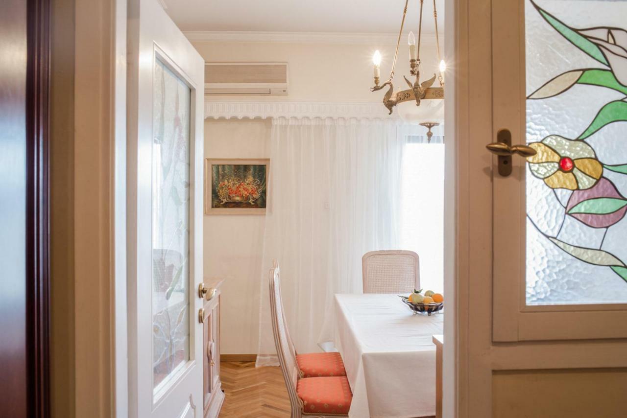 Retro Apartment At Trendy Exarcheia アテネ エクステリア 写真